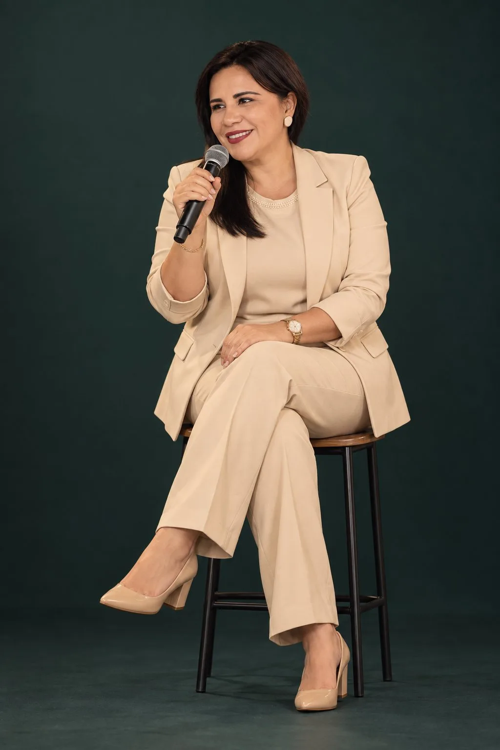 Rose Vidal ao microfone